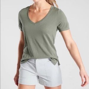 NWT ATHLETA breezy scoop vneck extra large tall green soft workout lounge top